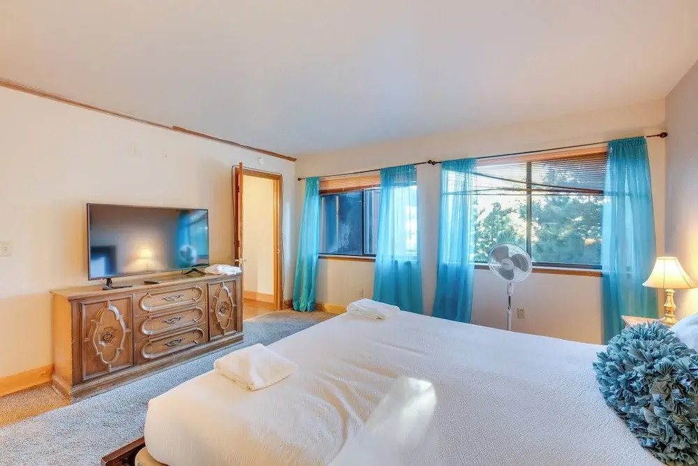 Game Rooms, Sauna & Decks: South Lake Tahoe Home