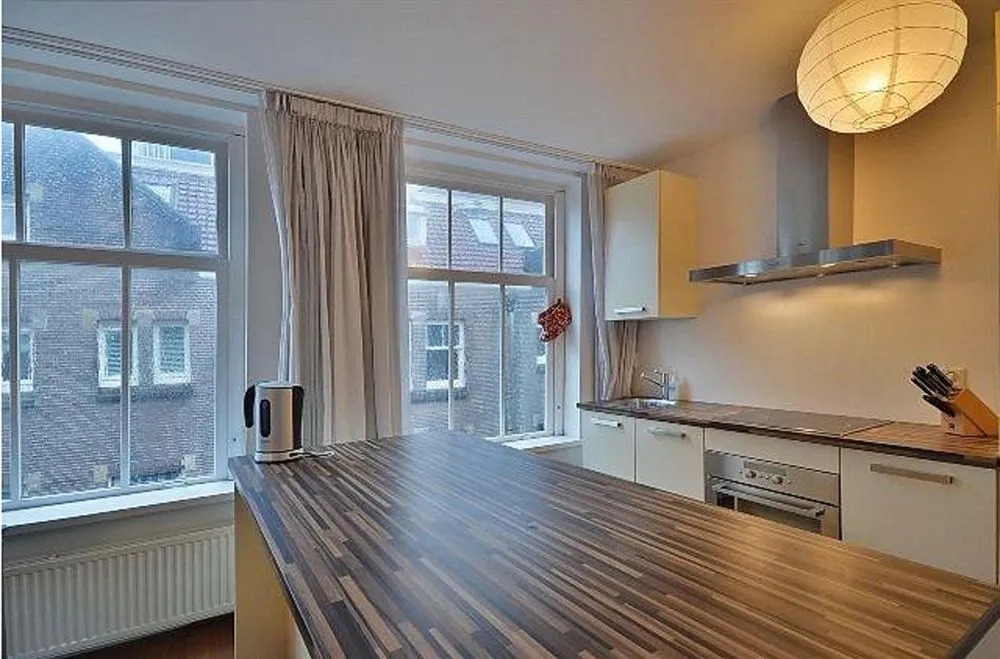 Leidse Square Nightlife Apartment