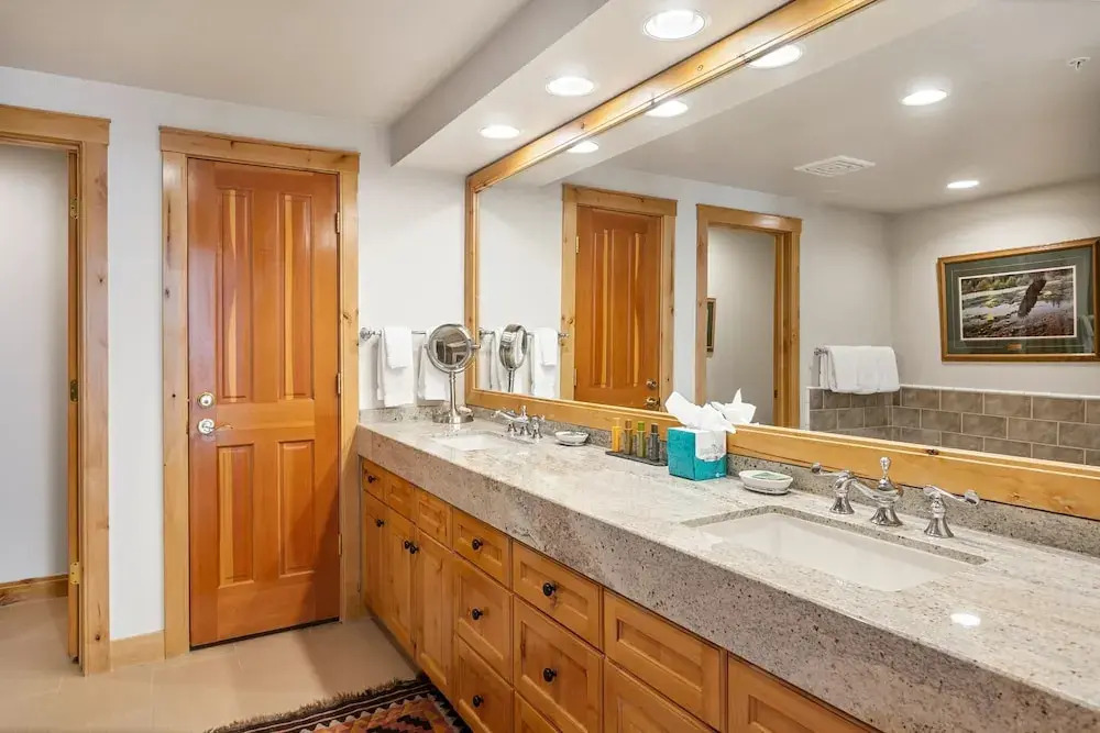 Trail's End Lodge at Deer Valley Resort - Two Bedroom Residence with Spa #201 2 Condo