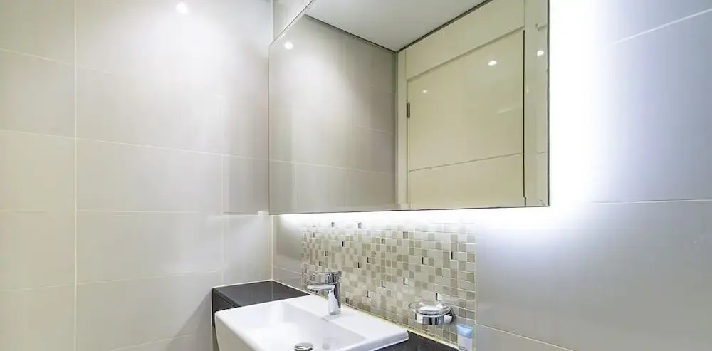 LUX The Voleo Canal View Suite