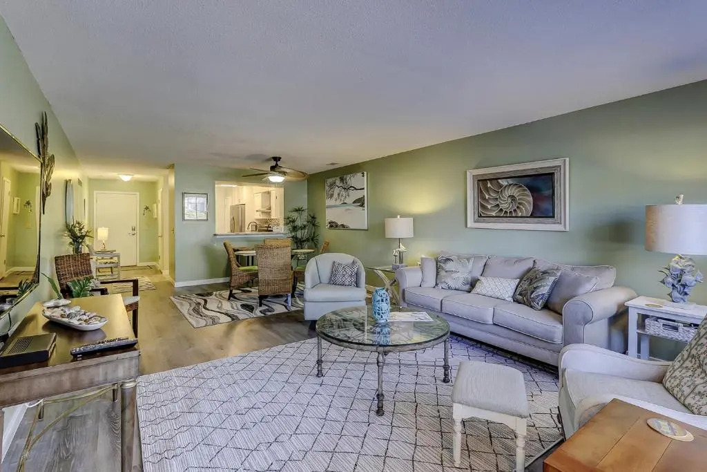 28 Springwood 2 BR Condo Forest Beach