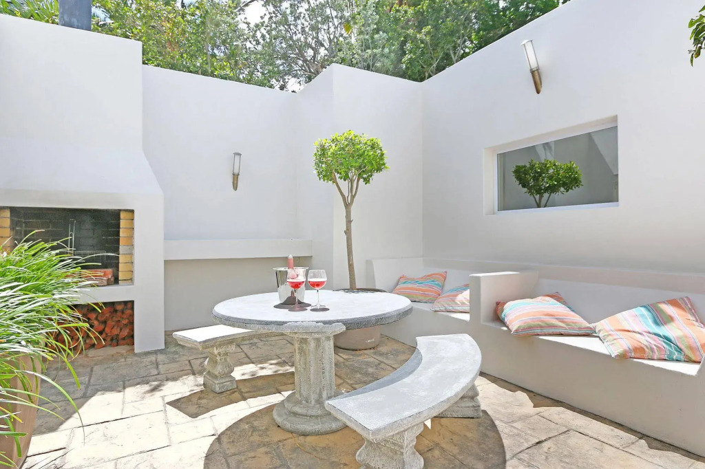 Saints Villa