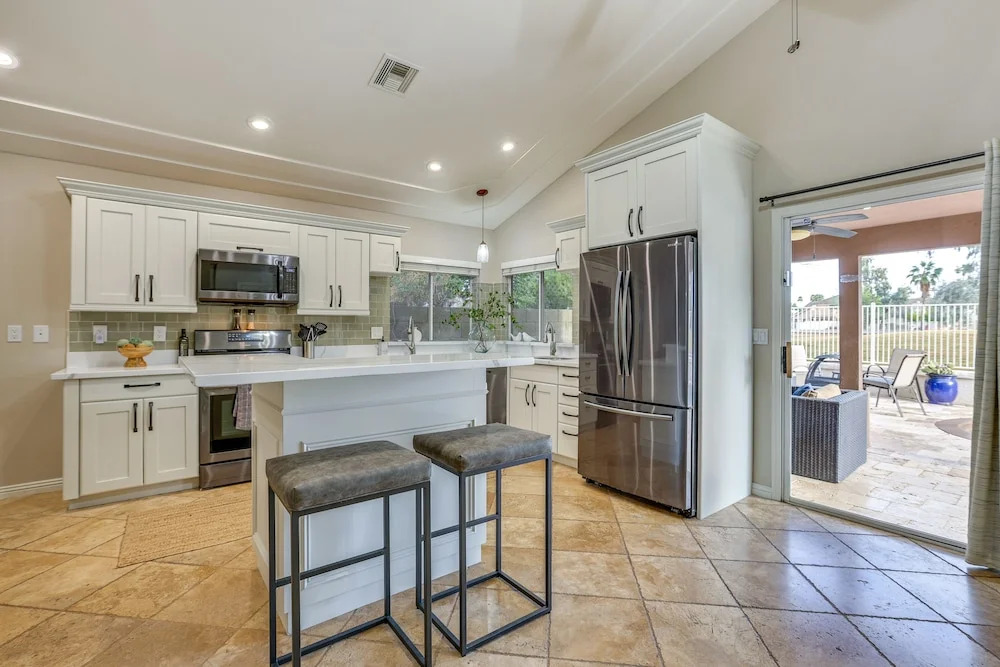 Pool, Golf Course Views: Desert Oasis in Glendale