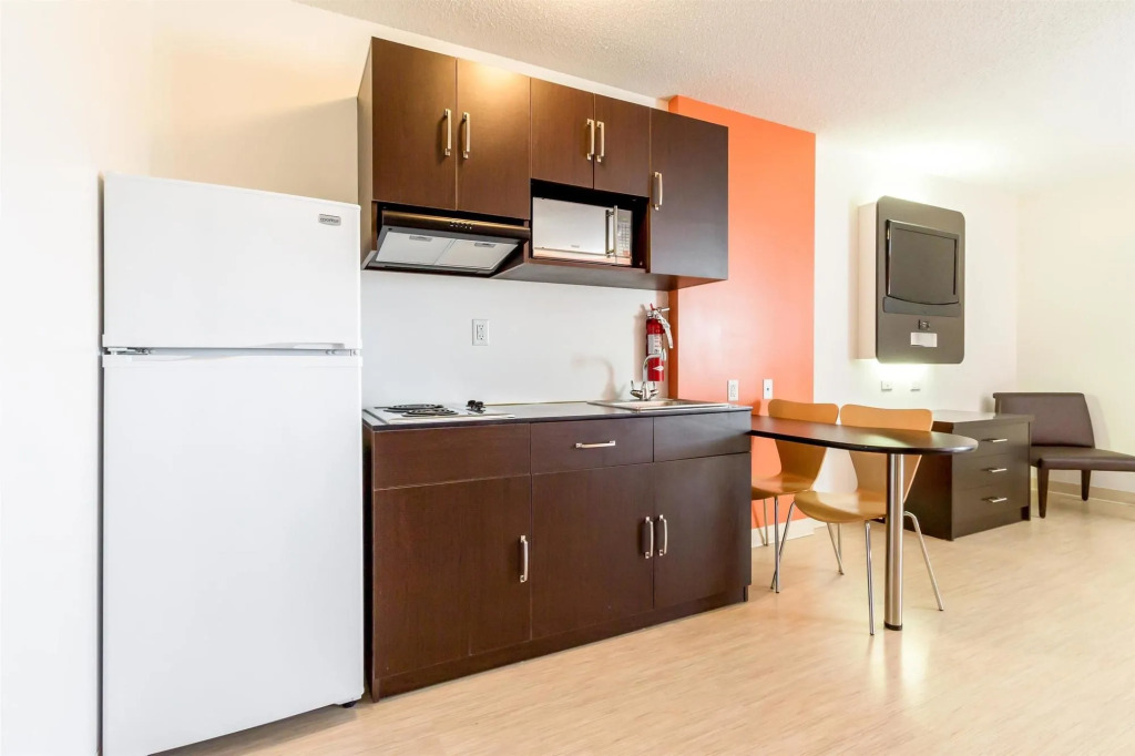 Motel 6-Kingston, ON