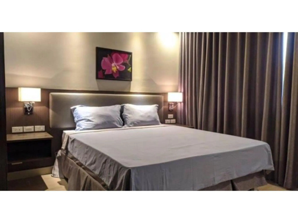 Capital O 804 The Residences at Bonifacio Civic Center