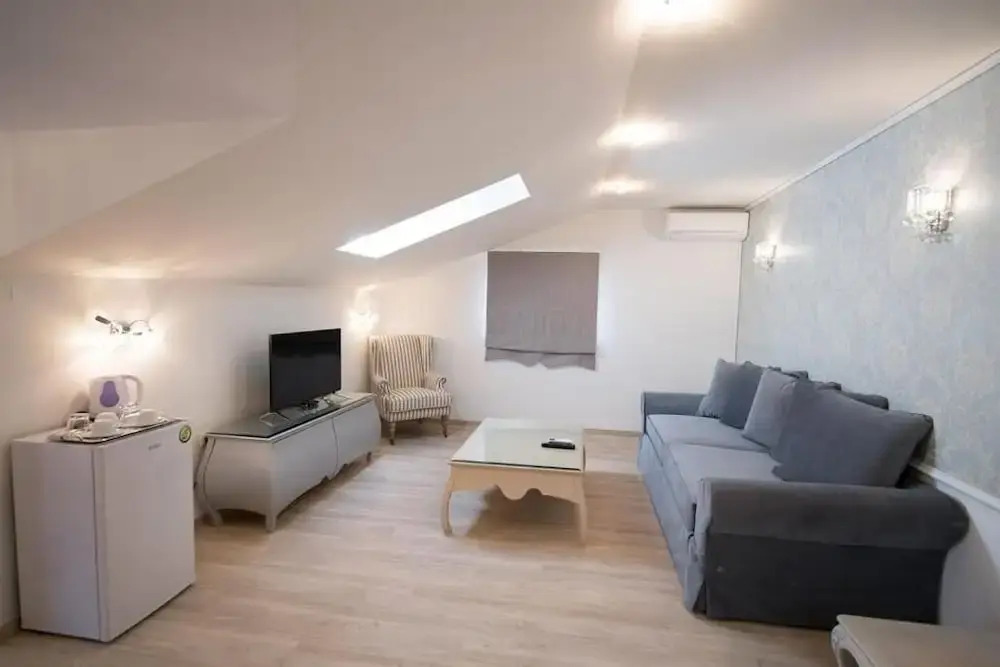 SUITES PIROFANI