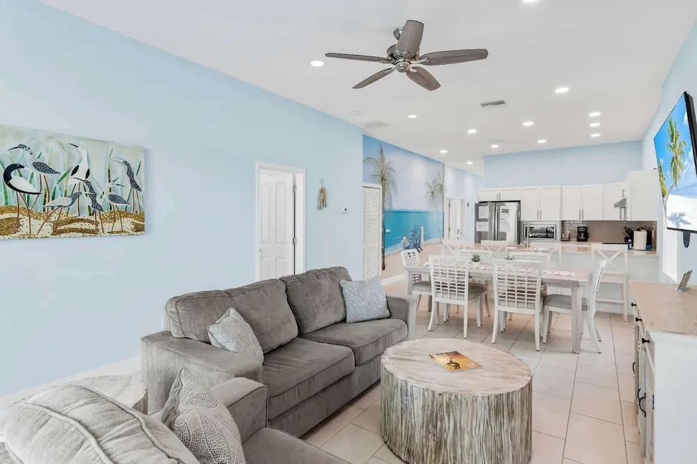 4B Balcony Beachfront Access to Indian Rocks Beach