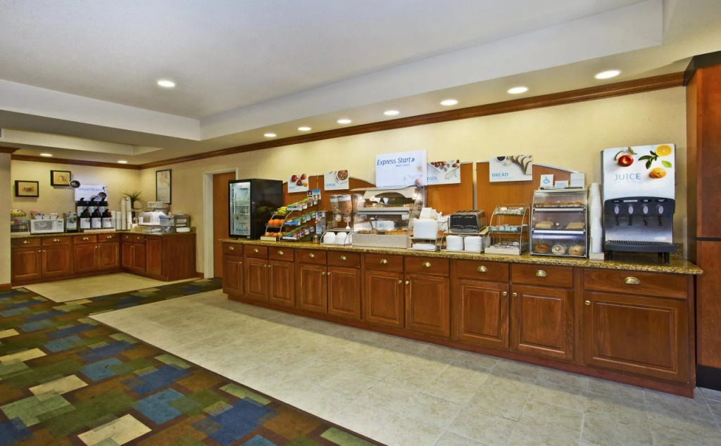 Holiday Inn Express Hotel & Suites East Lansing by IHG