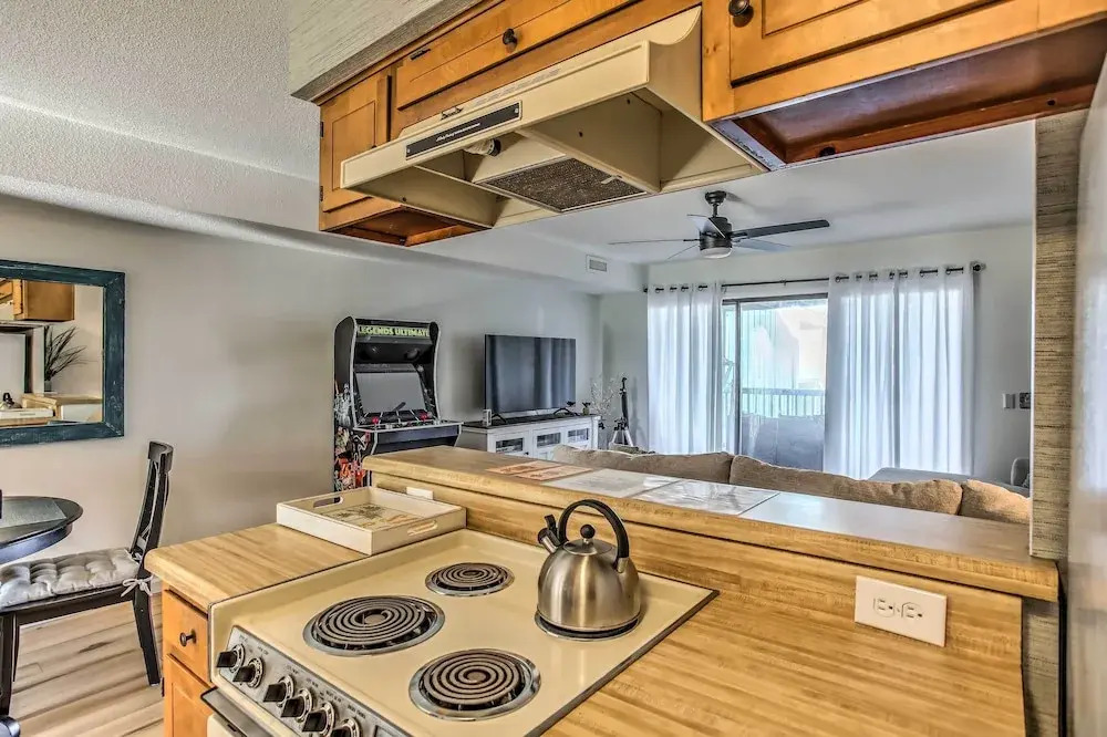 Condo w/ Pool Access - Walk to Beach!