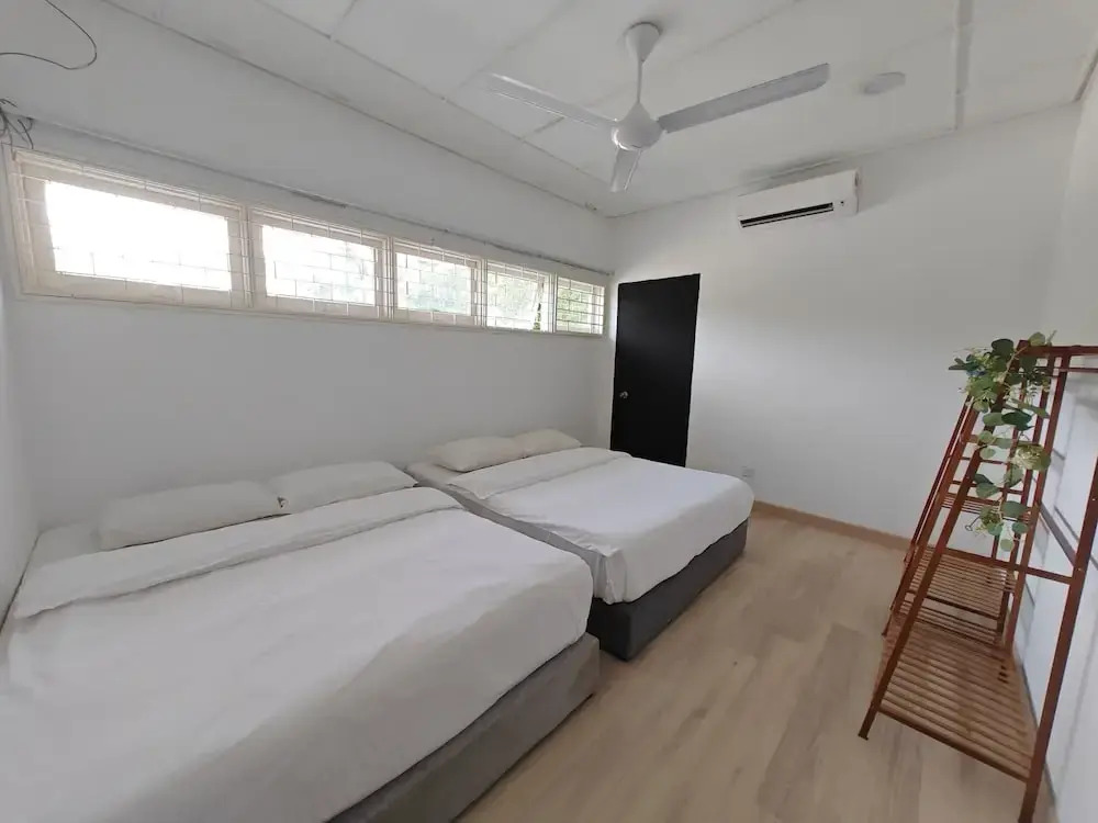 Taman Duta KL Deluxe Villa by uBook