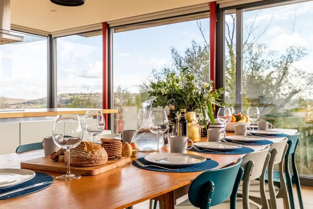 Modern 5 Bedroom Home With Garden Panoramic Views