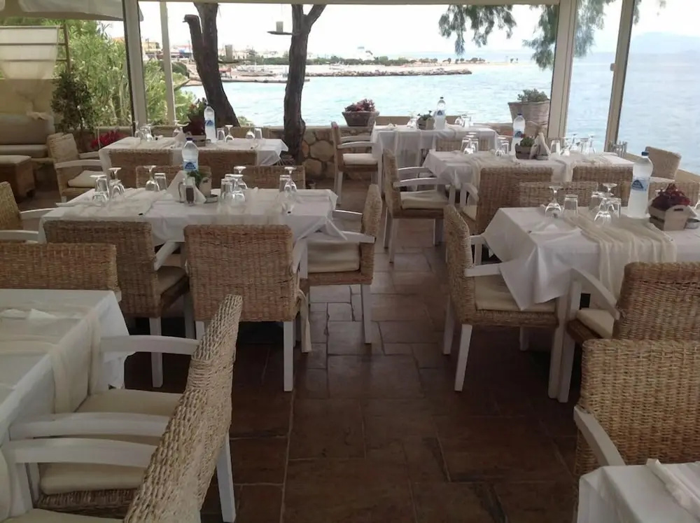 Kekrifalia Hotel