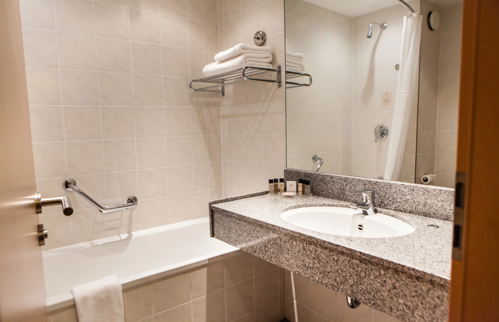 Clayton Hotel, Leeds