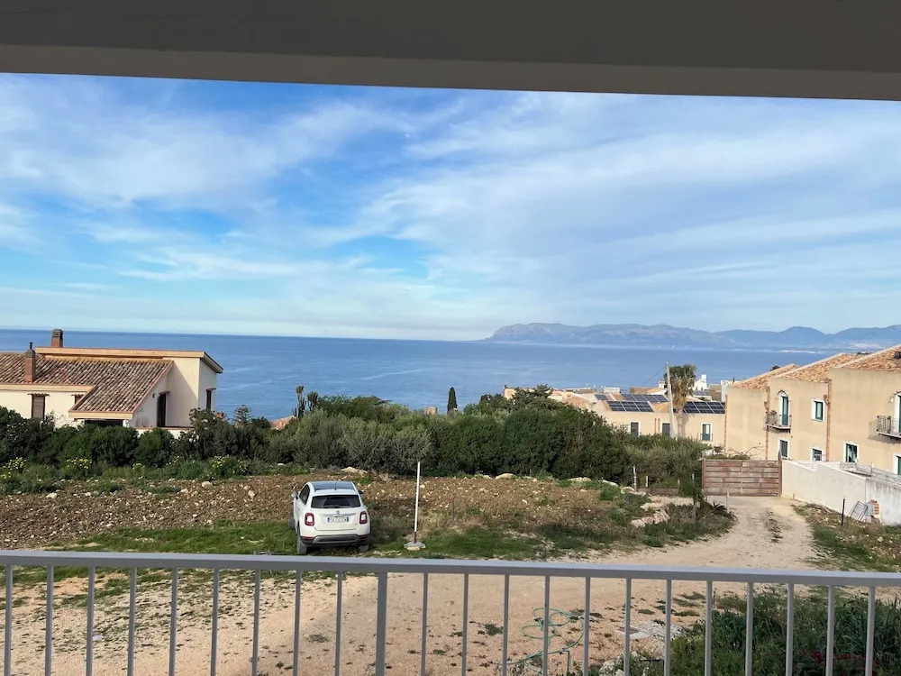 La Veranda Sul Mare Apartment 2 Km From the Zingaro Nature Reserve