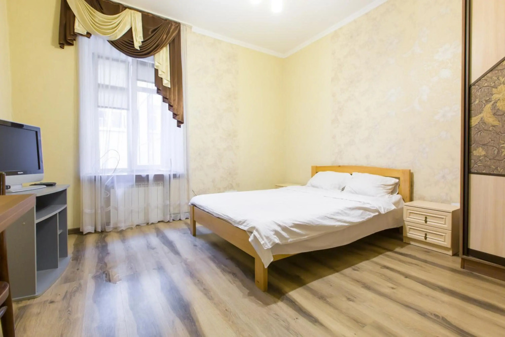 Apartment on Staroevreyska street 17
