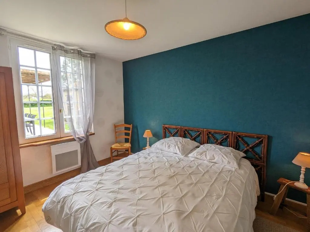 Gîte spacieux en pleine nature avec grand jardin, activités extérieures, proche sites historiques et commerces - FR-1-591-185