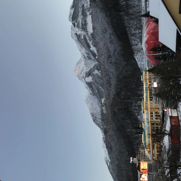 Однокомнатные апартаменты в центре с видом на горы