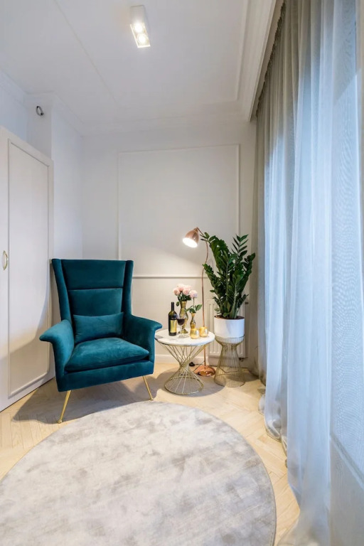 MM House - Adults Only