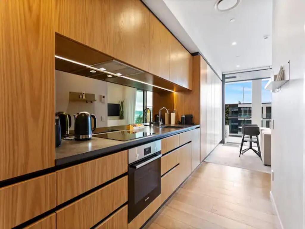 Sleek Modern Studio with Balcony by Zodiak Stays