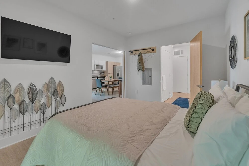 Chic 1-bed In Vibrant Optimist Park 1 Bedroom Apts by RedAwning