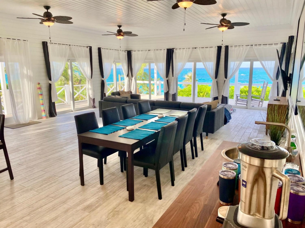 Beach Cottages on pink sand beach, up to 10 Guests
