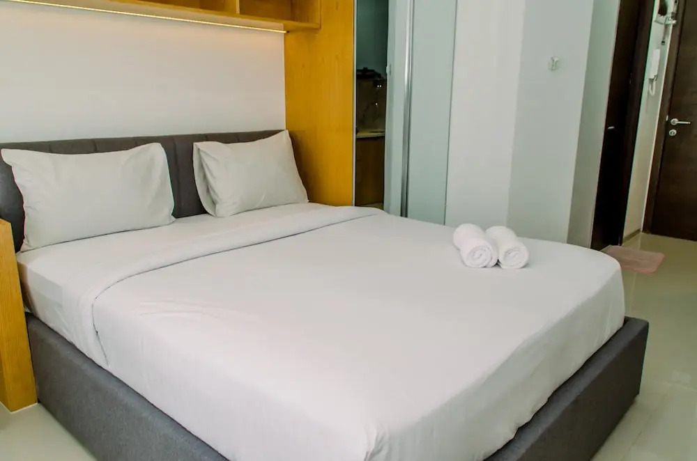 Nice and Elegant Studio near Campus at Pacific Garden Alam Sutera Apartment By Travelio