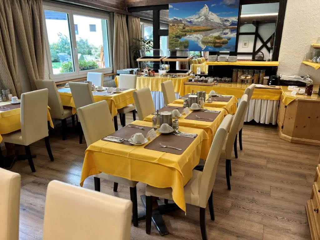 Hotel Adonis