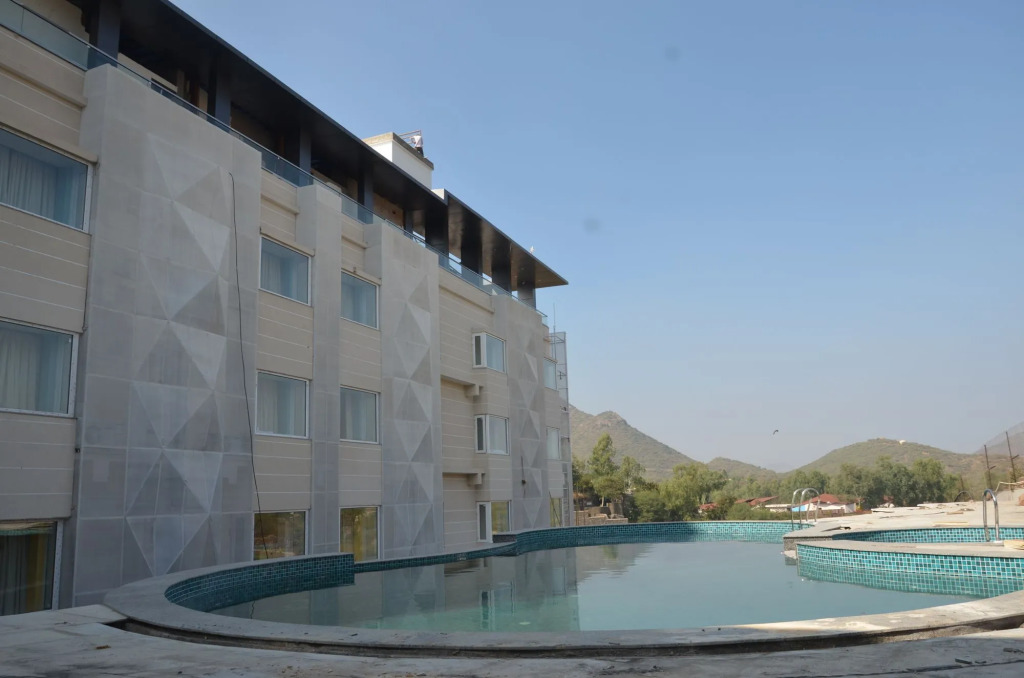 juSTa Luxe Sajjangarh Resort & Spa, Udaipur