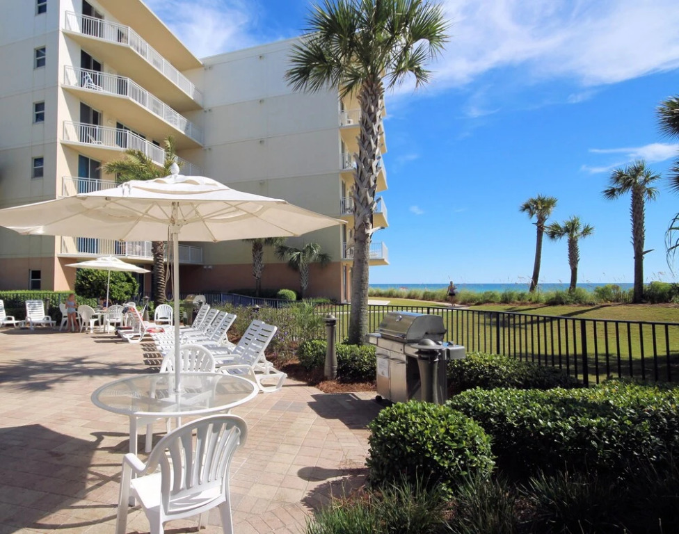 Waterscape A506 - 2 Br condo by RedAwning