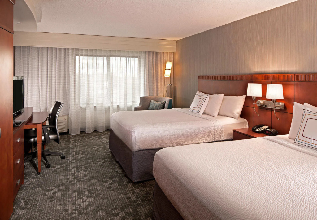 Courtyard By Marriott Farmington