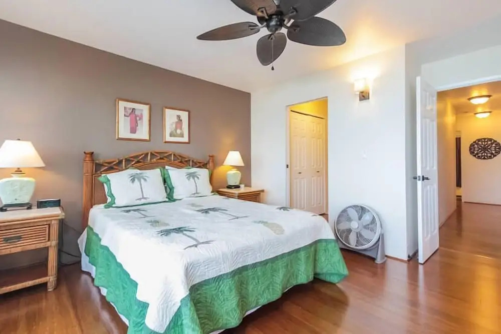 Banyan Tree Condo W/ Pool & Ocean Front!