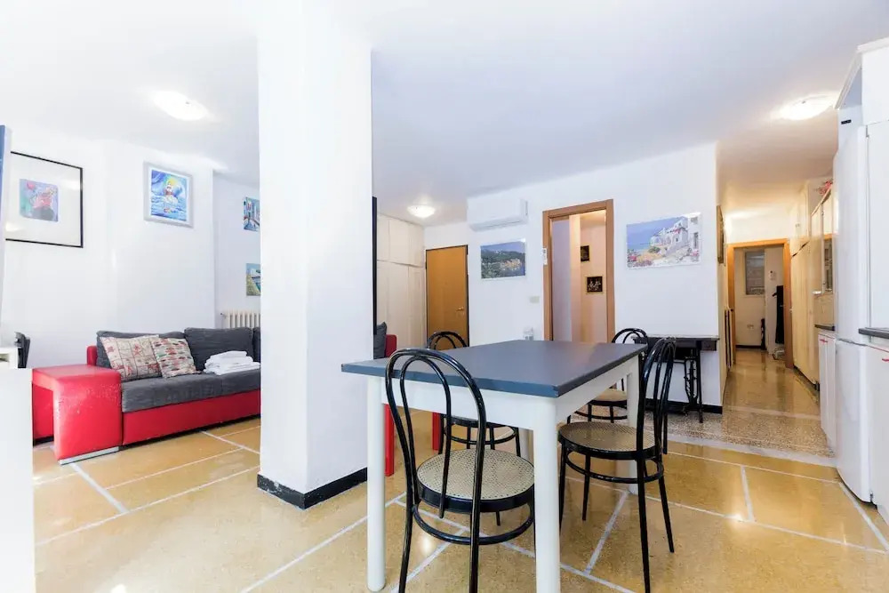 Bright Flat with Terrace near the Beach