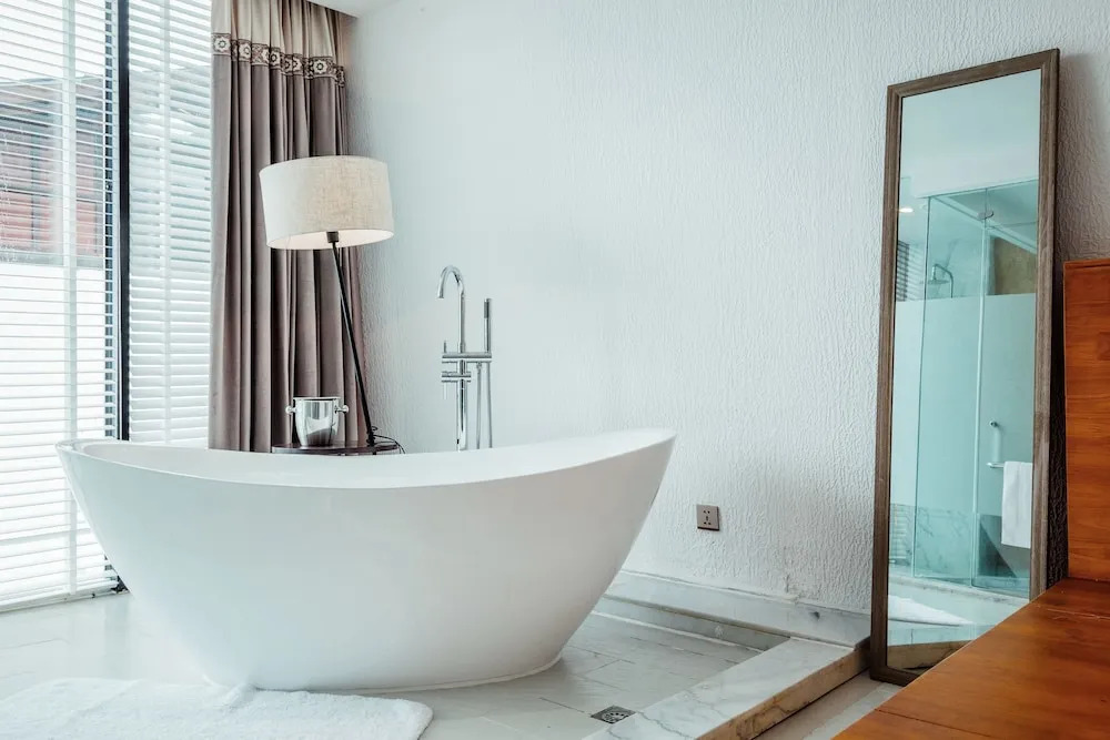 Shangri-La Salloi Rustic Luxury Hotel