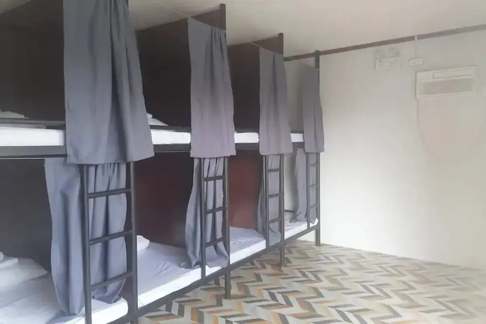 Avilas Hostel Moalboal near Beach