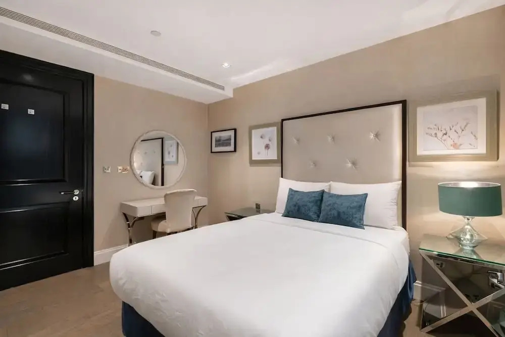 Luxury Kensington Home - Concierge Elevator AC