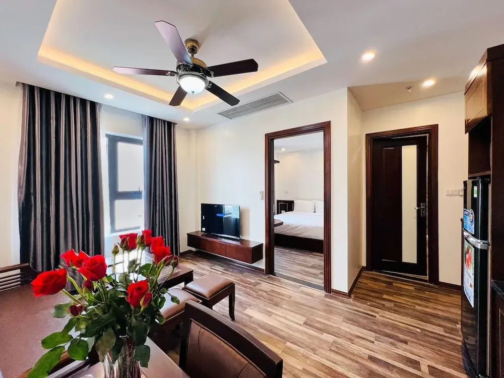 Hanoi Apartment Lac Long Quan