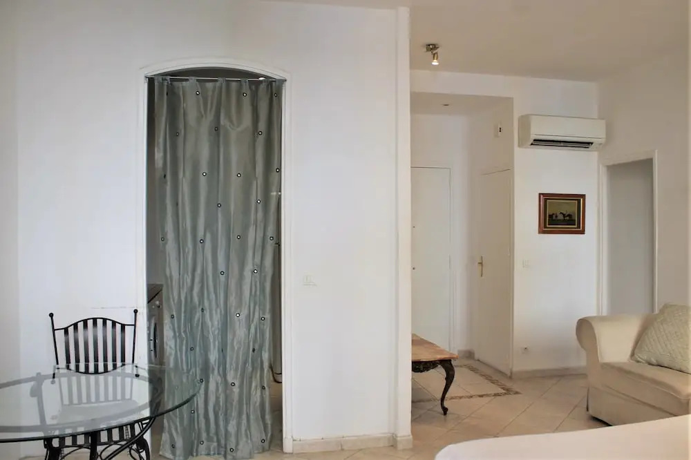 British Style and Central 1 Bedroom