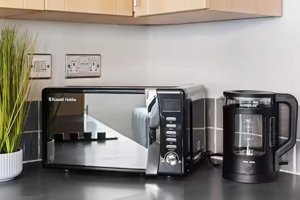 Leicester1br-wifi-modernapt-kitchen-sleeps2