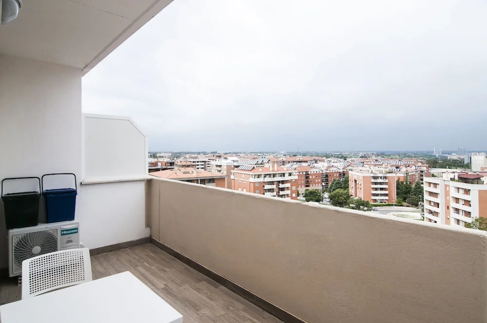 GuestHost - Fonte Laurentina Apartments