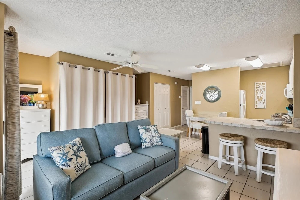8226 is an upstairs pet friendly studio located in Sandpiper Cove by RedAwning