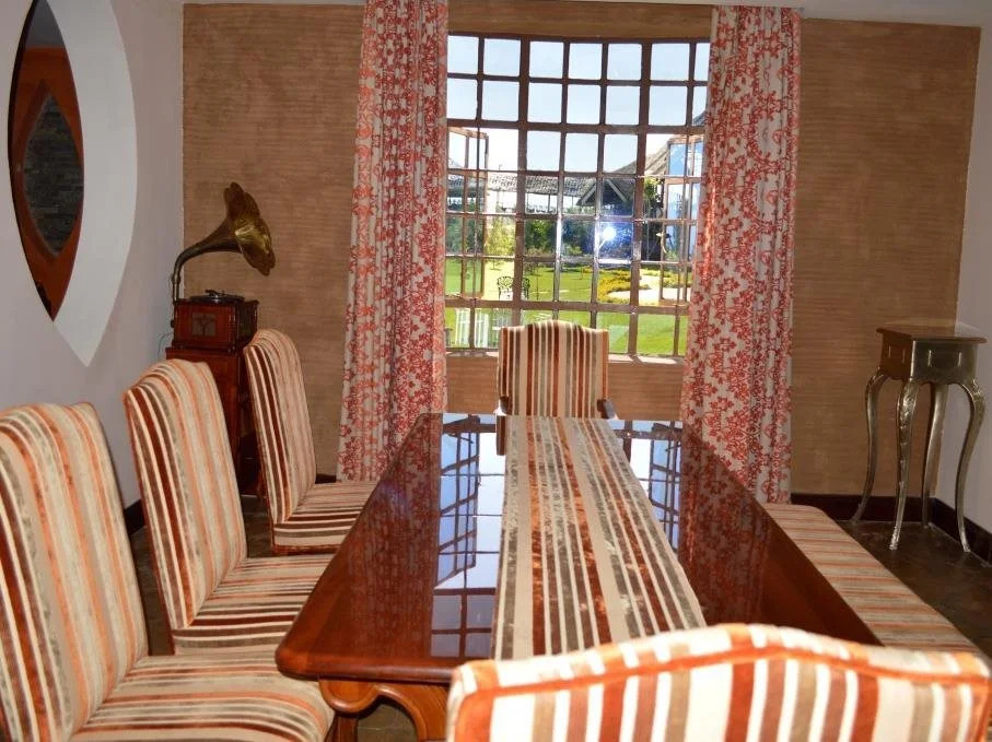 Giraffe Ark Game Lodge