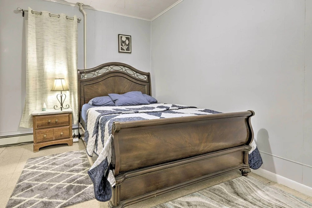 Springfield Vacation Rental: 1 Mi to Downtown