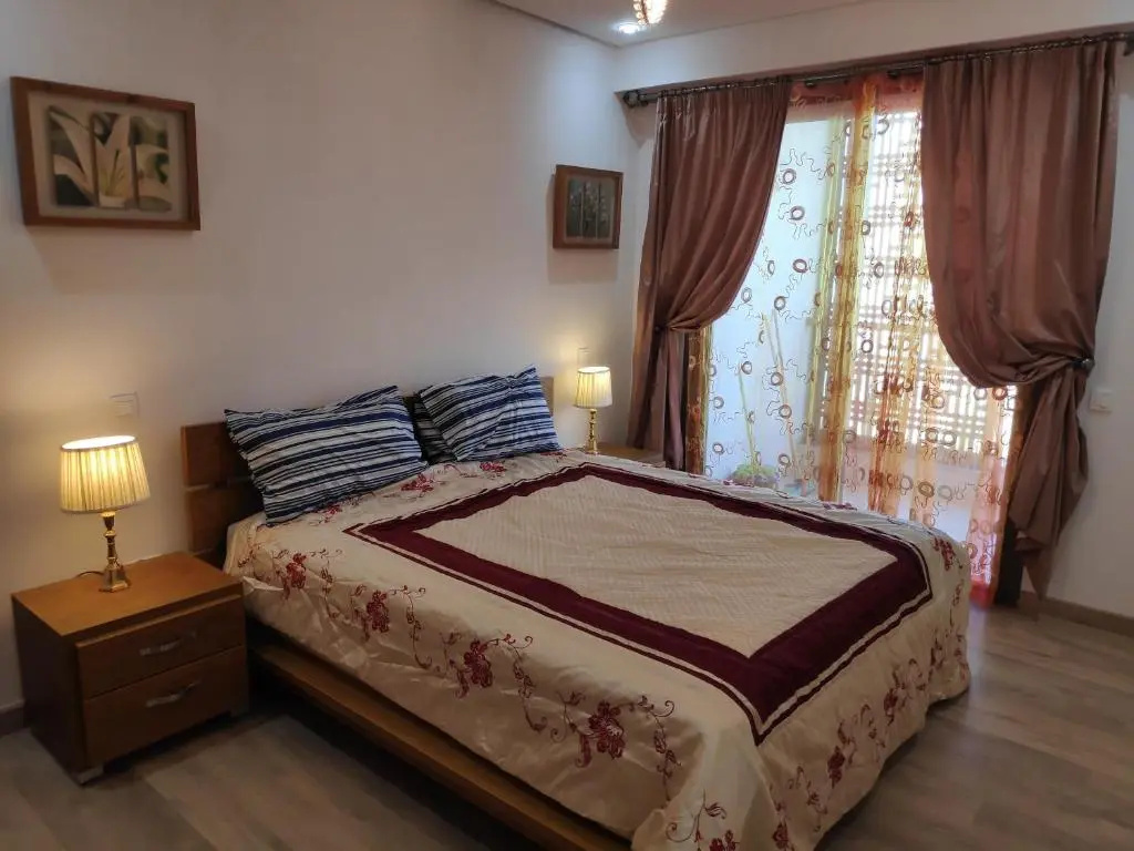 La Marina Luxury Apartment Fully Furnished Free WiFi, High Standard Residence, Swimming Pool View, Amazing Prime Location Close to Restaurants, Transport, Beach
