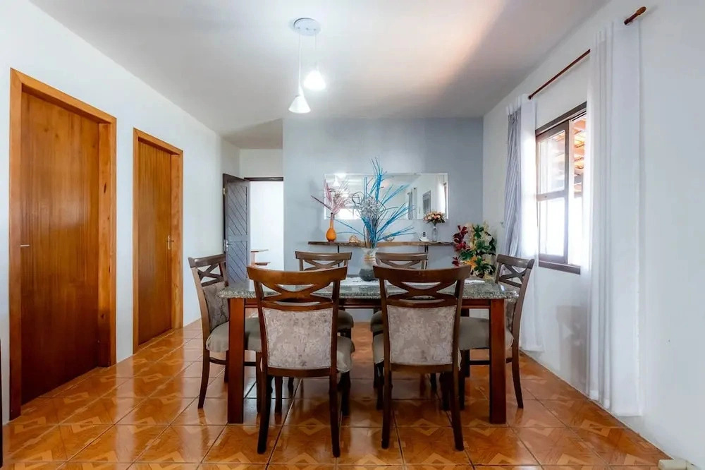 Casa com Churrasqueira e Rede a 210m da Praia