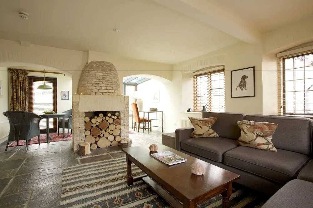 The Hare & Hounds Hotel