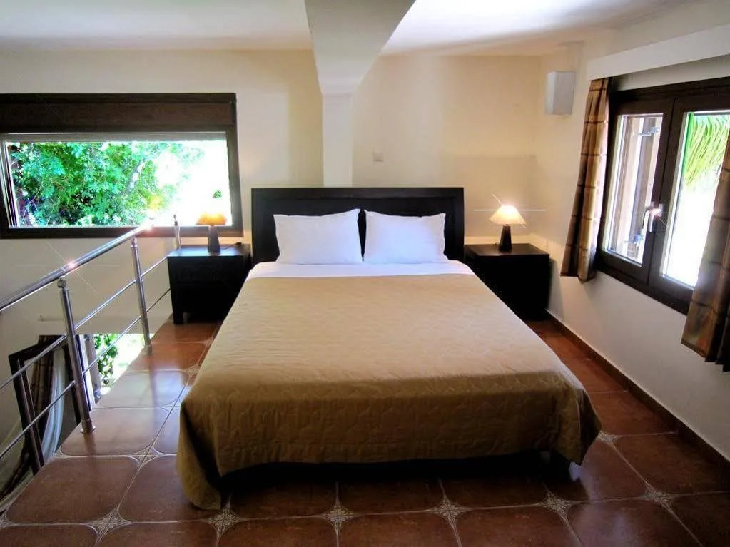 Lefkos Apartments