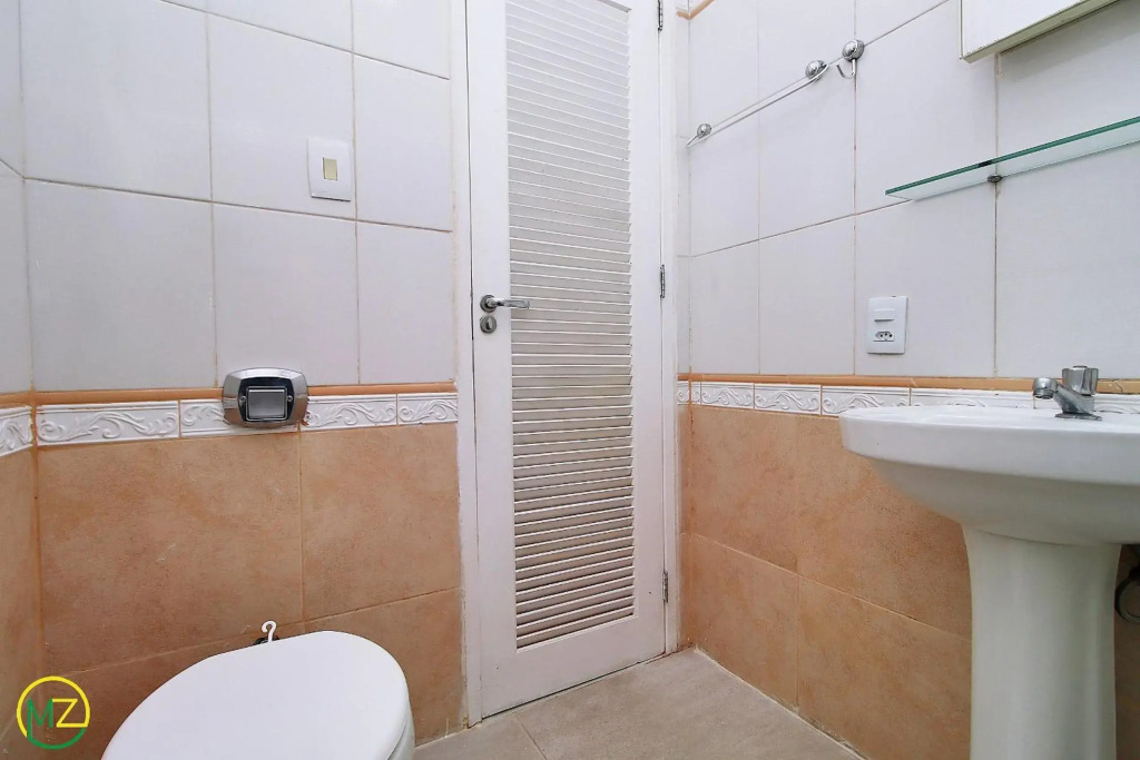 Studio economico com vista para o mar no posto 2 em Copacabana!