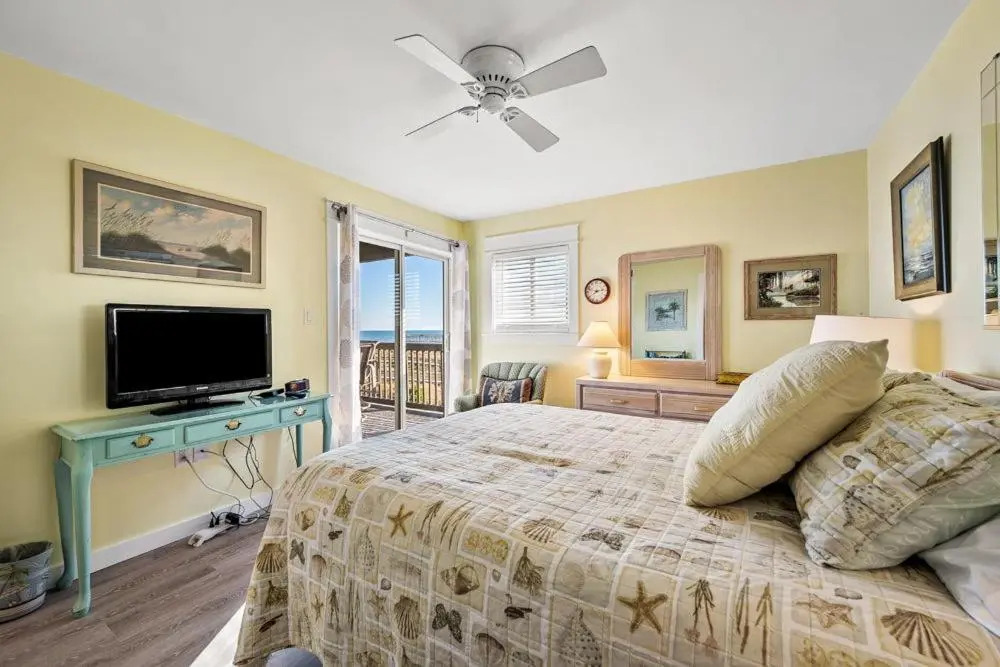 Sand Dollar Villas Unit 213 Soak Up The Sun