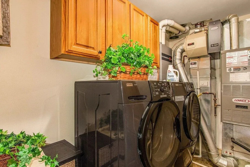Luxury Rocky Mountain River Retreat - 3 Br Townhouse