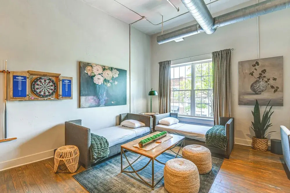Walk to Vanderbilt: Eclectic Apt in Nashville